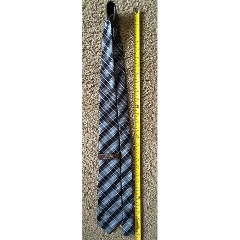 New Tasso Elba Neckwear Tie Multi Color Black Gray Plaid 100% Silk NWT JBHS